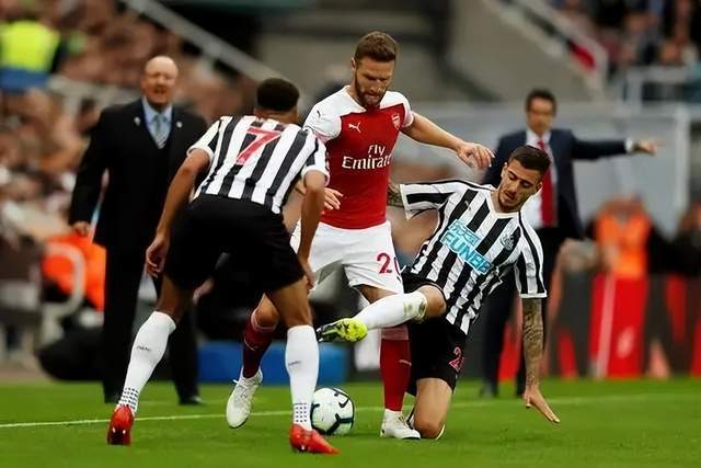 文班23分浓眉30+13詹姆斯18+5+8 马刺大胜湖人