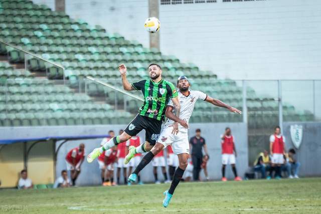 易建联9号球衣正式退役 阿联哽咽感谢所有球迷